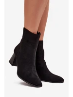 Dámské Botky Z Eko Semiše Na Podpatku Se Zipem Černé model 21704683 - Boto Dámské Botky Z Eko Semiše Na Podpatku Se Zipem Černé model 21704683 - Boto