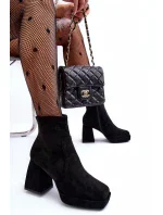 Černé semišové kotníkové boty s podpatky model 20020597 - Kesi Černé semišové kotníkové boty s podpatky model 20020597 - Kesi