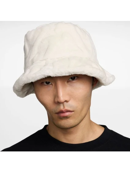 Zateplená čepice model 21420682 - NIKE Zateplená čepice model 21420682 - NIKE