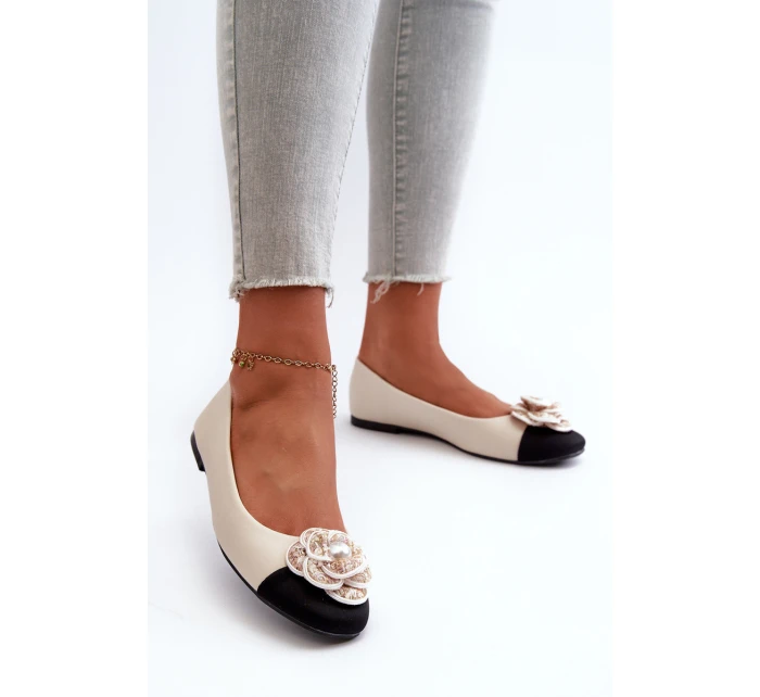 Dámské baleríny z ekologické kůže s ozdobným detailem béžové model 21666309 - Boto