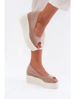 Dámské sandály na klínu a platformě béžové model 21702635 - Boto Dámské sandály na klínu a platformě béžové model 21702635 - Boto