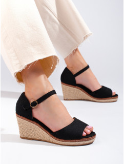 Pěkné dámské  sandály černé na klínku