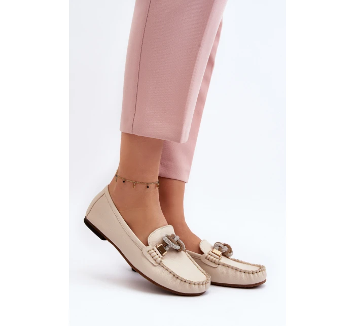 Dámské kožené mokasíny s ozdobou model 21648246 béžové - Laura Messi Dámské kožené mokasíny s ozdobou model 21648246 béžové - Laura Messi