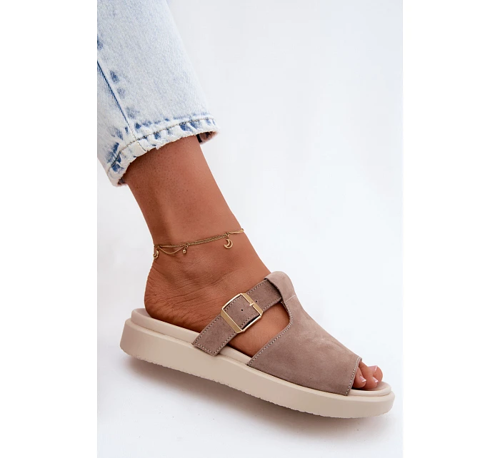 Semišové dámské pantofle na platformě se zlatou přezkou tmavě béžové Zemela