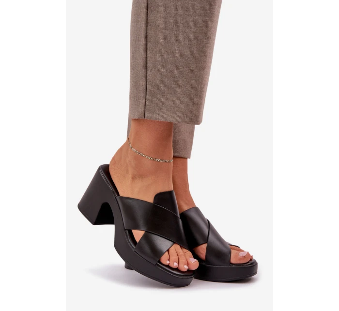 Lehké sandály na podpatku z eko kůže černé Kacaria Lehké sandály na podpatku z eko kůže černé Kacaria