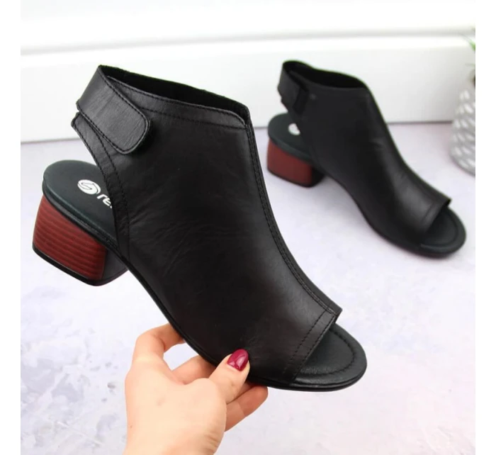 Kožené pohodlné sandály Remonte W RKR654 Kožené pohodlné sandály Remonte W RKR654