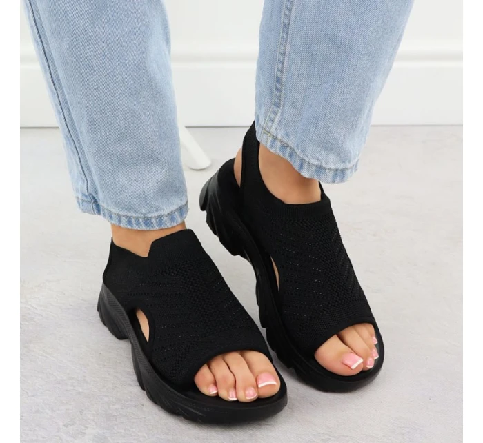 Dámské vestavěné černé sandály Potocki TO90302