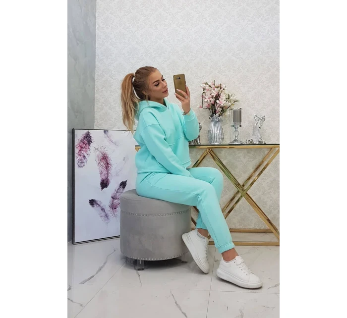 Hřejivá souprava s mikinou vázanou na spodní straně mincovníku