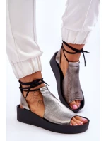 Kožené sandály na klínku Nicole model 21617537 - Zazoo Kožené sandály na klínku Nicole model 21617537 - Zazoo