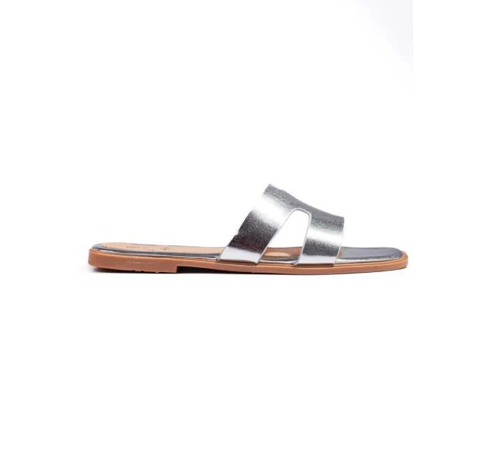 Praktické nazouváky stříbrné dámské na plochém podpatku Praktické nazouváky stříbrné dámské na plochém podpatku