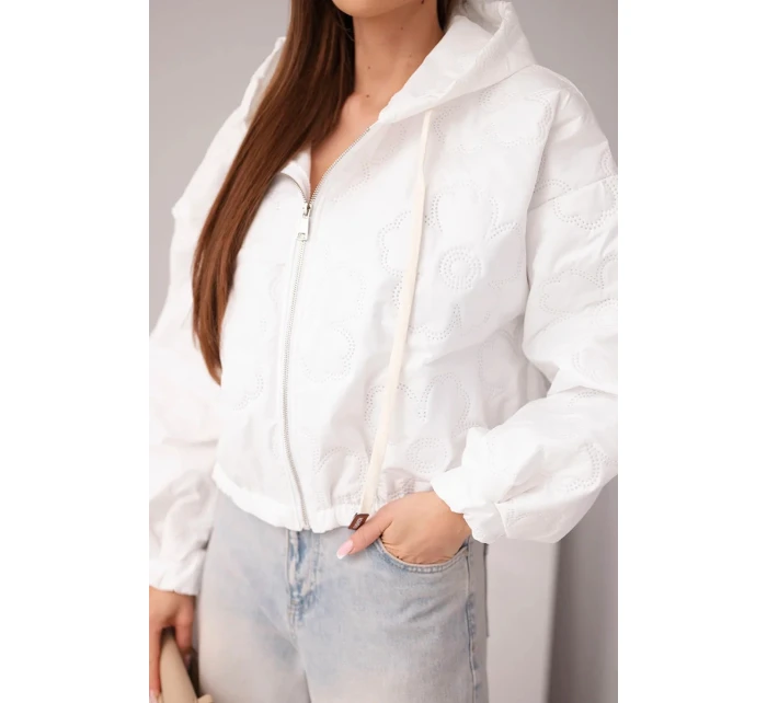 Dámská prošívaná bunda s kapucí a ozdobným květinovým ražením bílá