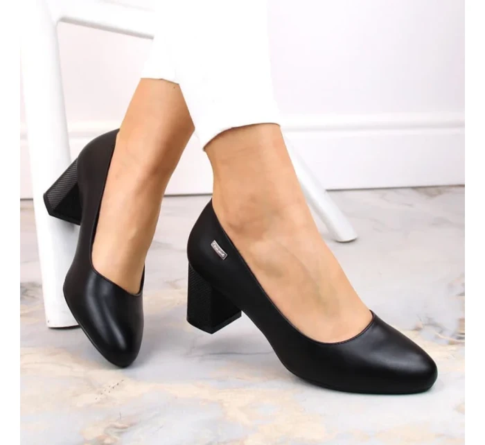 Černé lodičky Sergio Leone W SK314A s ozdobným sloupkem Černé lodičky Sergio Leone W SK314A s ozdobným sloupkem