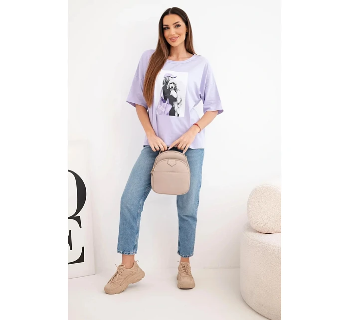 Dámská bavlněná oversize halenka s krátkým rukávem a módním potiskem světle fialová