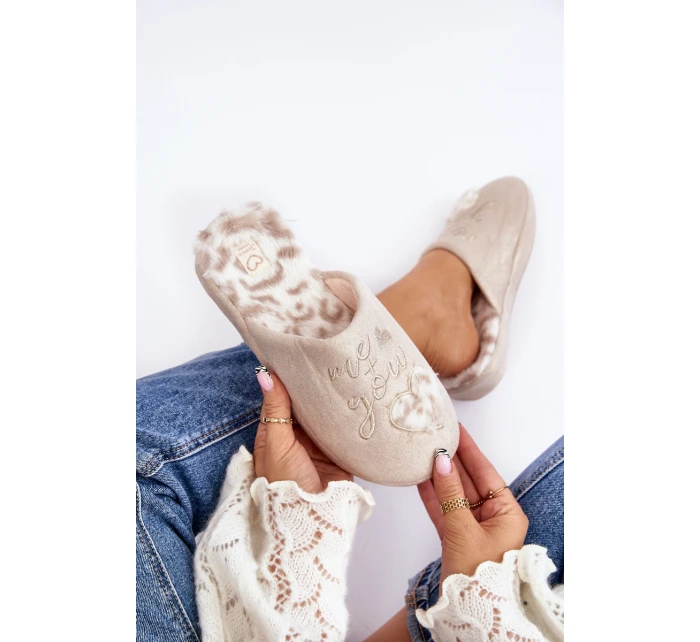 Lesklé dámské pantofle béžové Geraja Lesklé dámské pantofle béžové Geraja