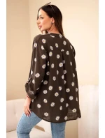 model 21921206 dámská halenka s květinovým vzorem, dlouhými rukávy a knoflíky Bílá - K-Fashion model 21921206 dámská halenka s květinovým vzorem, dlouhými rukávy a knoflíky Bílá - K-Fashion