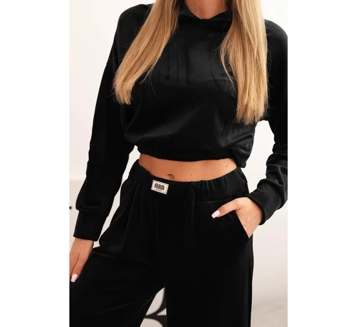 Dámský velurový komplet tepláků se širokými nohavicemi a mikinou s kapucí černý Dámský velurový komplet tepláků se širokými nohavicemi a mikinou s kapucí černý