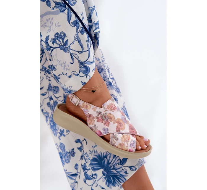 Dámské sandály z eko kůže s květinami multikolor Tosmelia Dámské sandály z eko kůže s květinami multikolor Tosmelia