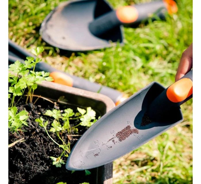 ÚZKÁ ZAHRADNÍ LOPATKA