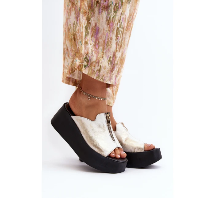 model 21646400 Dámské žabky na masivní platformě se zipem zlaté - Zazoo