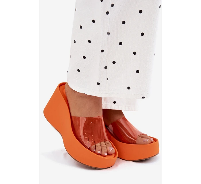 Dámské nazouváky na platformě s průhledným páskem Oranžové Zolretia Dámské nazouváky na platformě s průhledným páskem Oranžové Zolretia