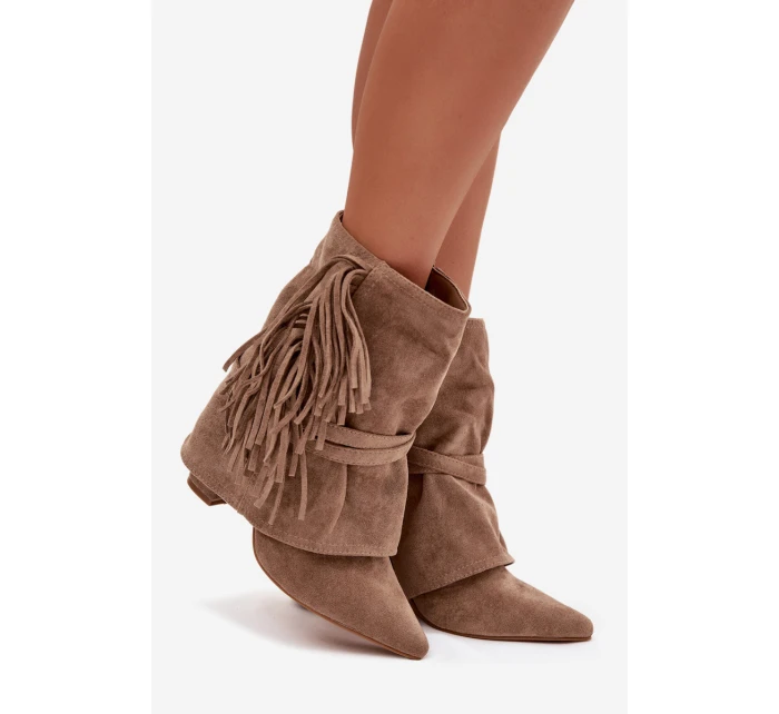 Dámské kotníkové boty na jehlovém podpatku s třásněmi a zlatými přezkami béžové model 21757497 - Boto