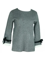 Dámský svetr na rukávech bílým volánkem a černou SW  Gemini model 7548622 - FPrice