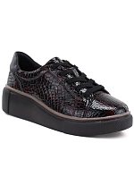 Dámské lakované kožené polobotky s  černé, model 22346950 - T.Sokolski