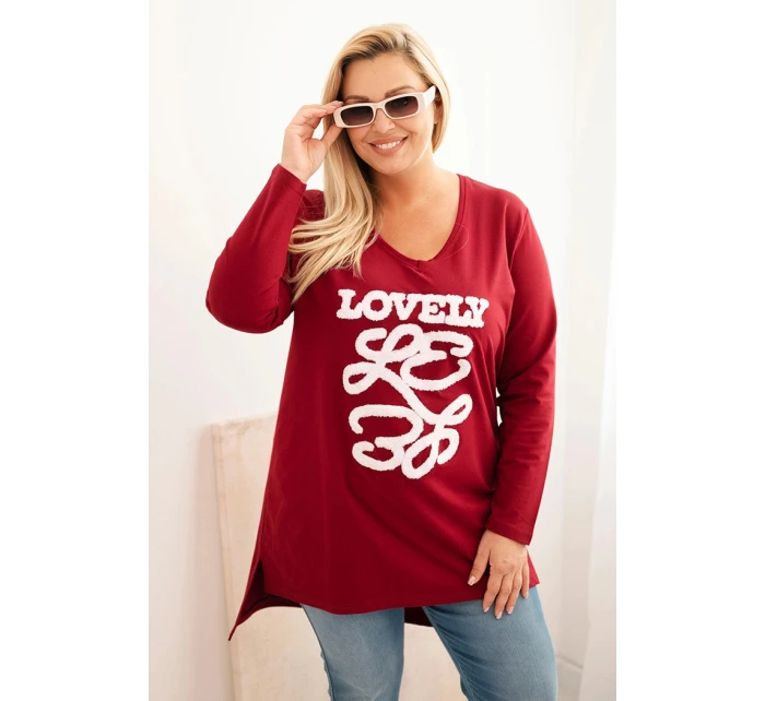 Dámská blůza Plus Size bavlněná s nápisem a V výstřihem bordó Dámská blůza Plus Size bavlněná s nápisem a V výstřihem bordó