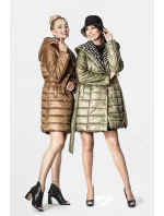 Lehká hnědá dámská zimní bunda se zateplenou kapucí (omdl-019)