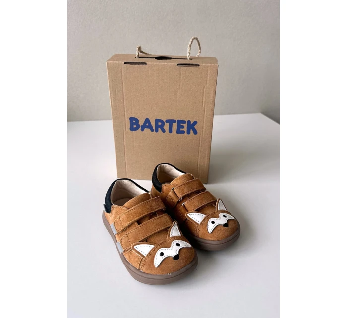 Kožené polobotky dětské s motivem  světle hnědé model 21958958 - Bartek S.A.