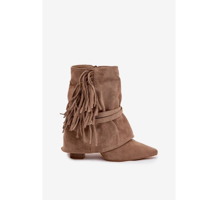 Dámské kotníkové boty na jehlovém podpatku s třásněmi a zlatými přezkami béžové model 21757497 - Boto