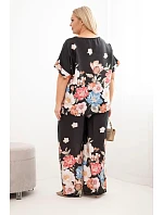 Dámský komplet Plus Size s halenkou a kalhotami s květinovým vzorem a širokými nohavicemi černý