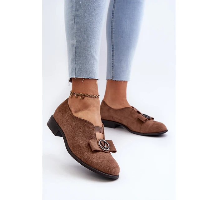 Dámské polobotky z ekokože s nízkým podpatkem a ozdobou hnědé model 21658368 - Boto