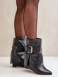 Boty Na Klínu S Svrškem A Přezkou Černé model 21679515 - Boto