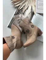 Semišové kožené dámské kotníky s perforací na podpatku Zazoo 3844 Béžové