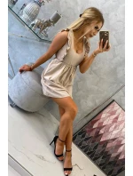 Šaty s volánky na bocích béžové