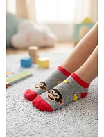 Dětské šedé kotníkové ponožky s opičkami a banány Dětské šedé kotníkové ponožky s opičkami a banány
