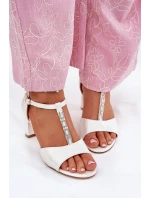 Dámské Sandály Na Podpatku S Dekorativním Páskem Eko Kůže Bílé Triavera