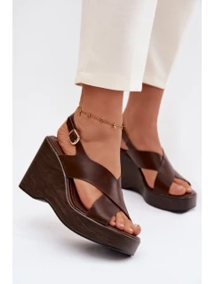 Dámské sandály z eko kůže na platformě Čokoládové model 21937446 - Boto
