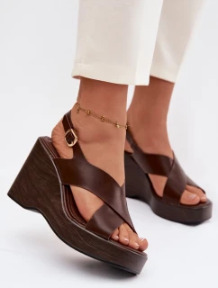 Dámské sandály z eko kůže na platformě Čokoládové model 21937446 - Boto