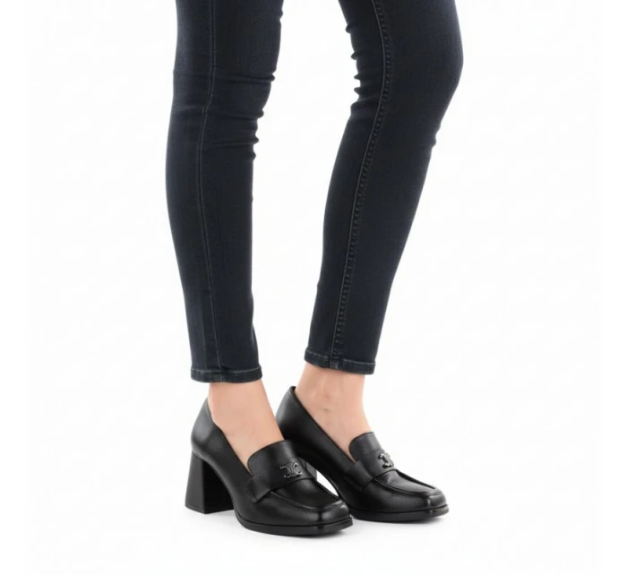 Dámské mokasíny na podpatku, polobotky černé Potocki SZ12783