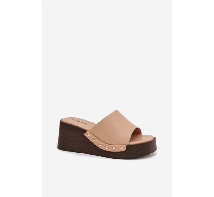 Dámské nazouváky na platformě se zlatými cvoky Béžové Arionne