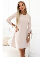 195-12 ALICE Trapézové mini šaty s mašlí a vázanými rukávy - béžové 195-12 ALICE Trapézové mini šaty s mašlí a vázanými rukávy - béžové