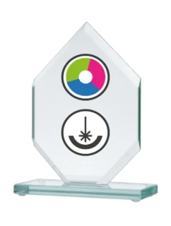 Skleněná trofej s barevným potiskem LuxorJet, gravírováním a inkoustovou výplní