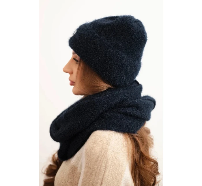 Dámská souprava s čepicí a šálou z měkké pleteniny modrá