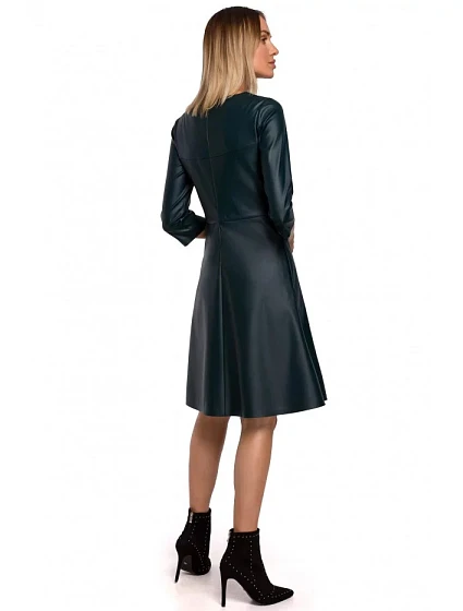 Šaty z umělé kůže model 17112110 - Moe Šaty z umělé kůže model 17112110 - Moe