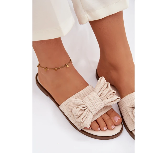 Dámské pantofle na ploché s mašlí Béžové model 21937411 - Boto