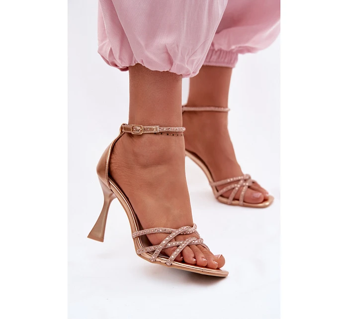 Sandály na podpatku  model 226513 Step in style