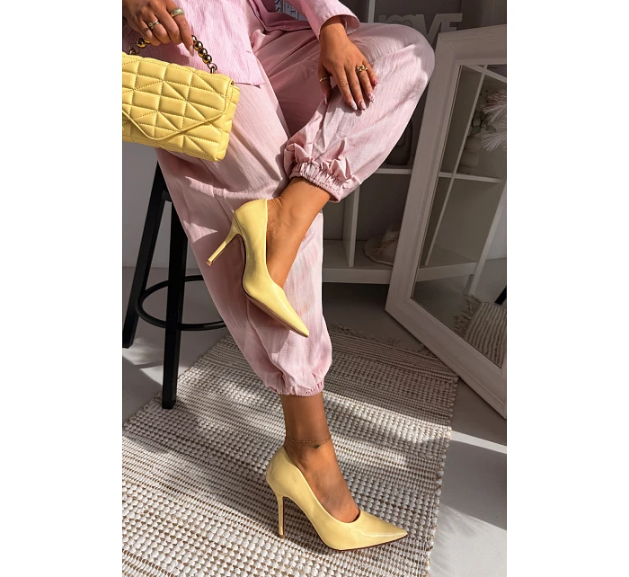 Klasické lakované lodičky z umělé kůže Žluté Odira