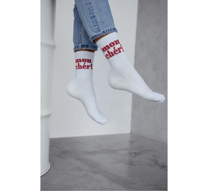 Dámské bavlněné ponožky Mon Chéri s bordó nápisem – bílé Dámské bavlněné ponožky Mon Chéri s bordó nápisem – bílé